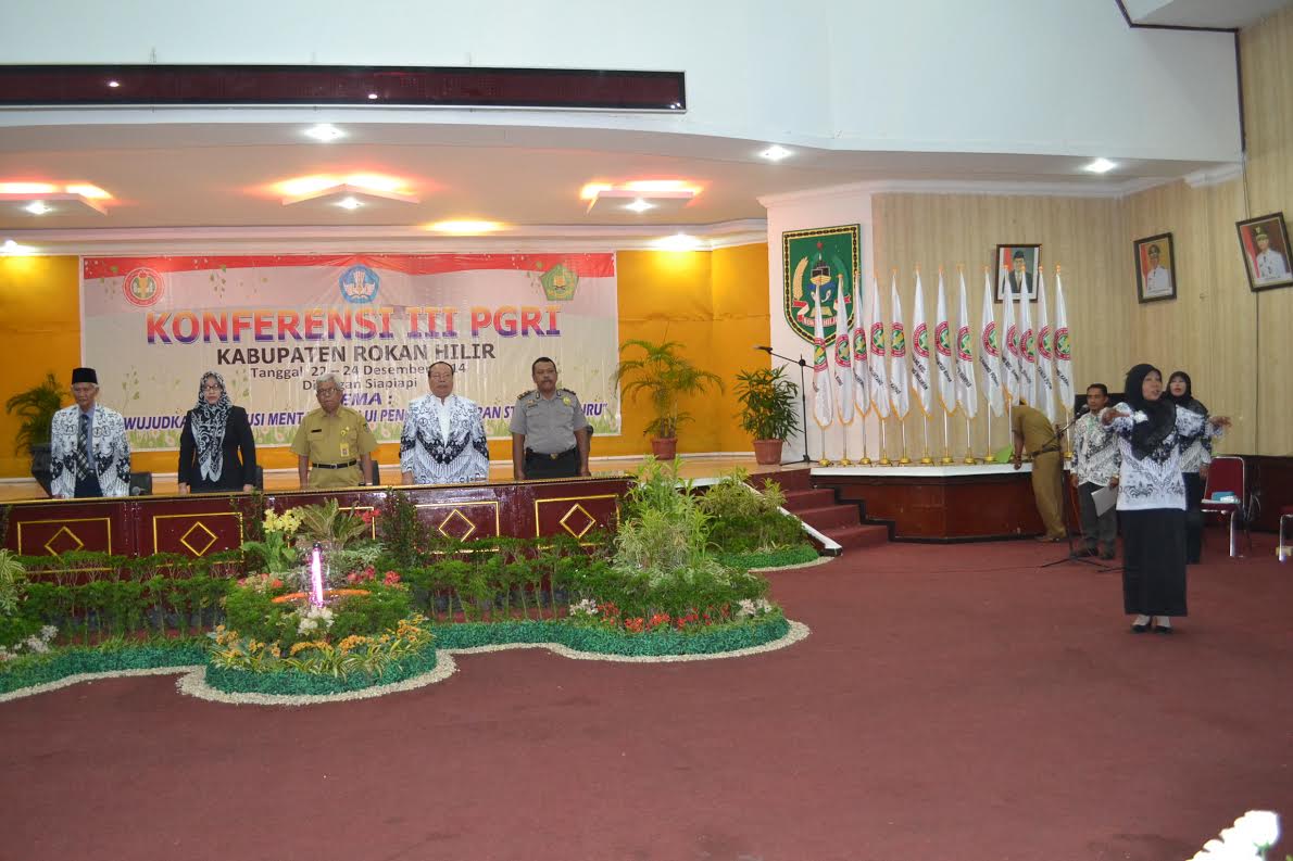 Asisten Ekbang Buka Konferensi III PGRI Rohil
